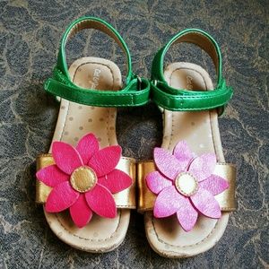 Little girl flower sandals.
